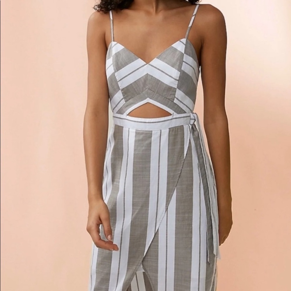 Express Striped Cut Out Midi Dress in Gray & White Size 6